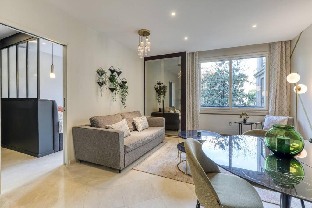 Montaigne Executive Suite Paris Dış mekan fotoğraf