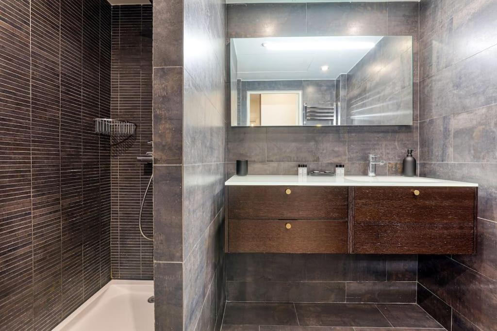 Montaigne Executive Suite Paris Dış mekan fotoğraf