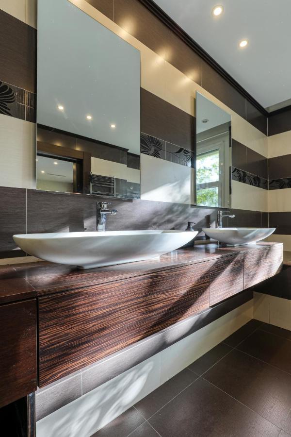 Montaigne Executive Suite Paris Dış mekan fotoğraf