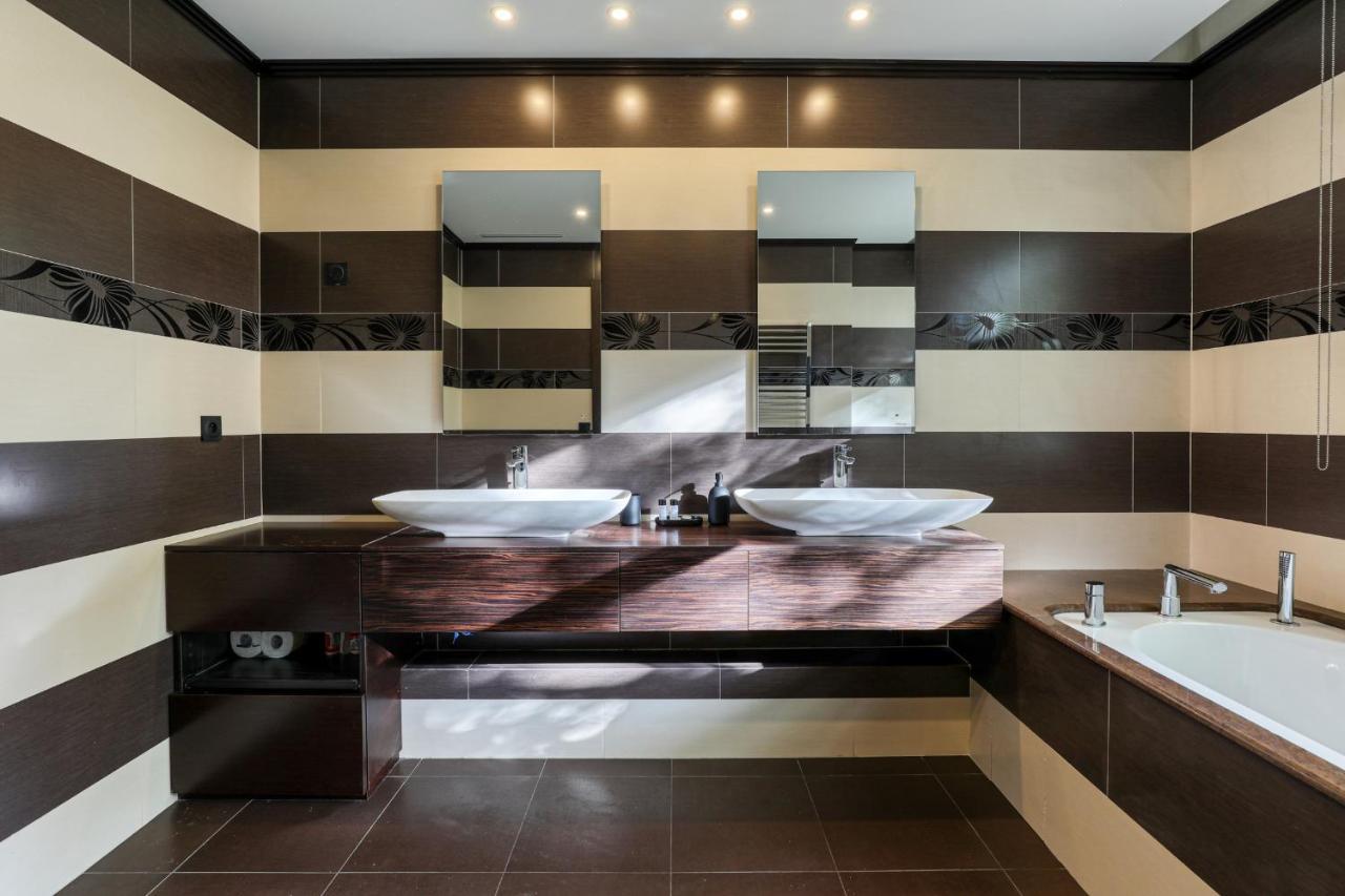Montaigne Executive Suite Paris Dış mekan fotoğraf